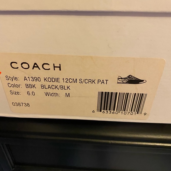 Sneakers - Picture 4 of 4